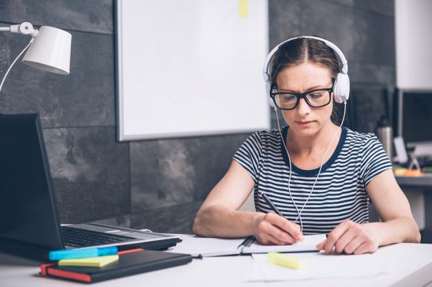 La musique pour travailler : quoi écouter pour être plus productif ?